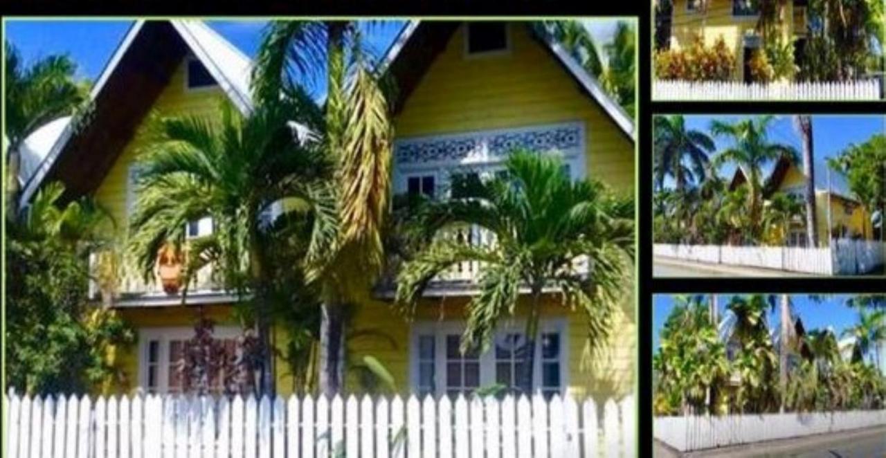 Yellow Houses Bocas Bocas Town Luaran gambar